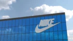 Nike sixieme baisse consecutive de son chiffre daffaires Nike enregistre une sixième baisse consécutive de son chiffre d'affaires et cherche une nouvelle stratégie