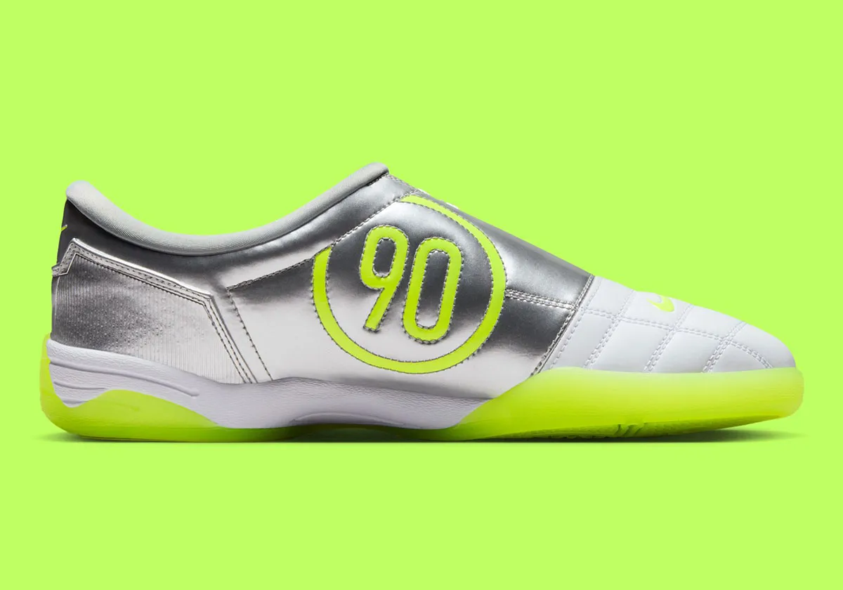 Palace Skateboards x Nike Total 90 1 Palace Skateboards et Nike Total 90 s’associent et changent la donne des sneakers