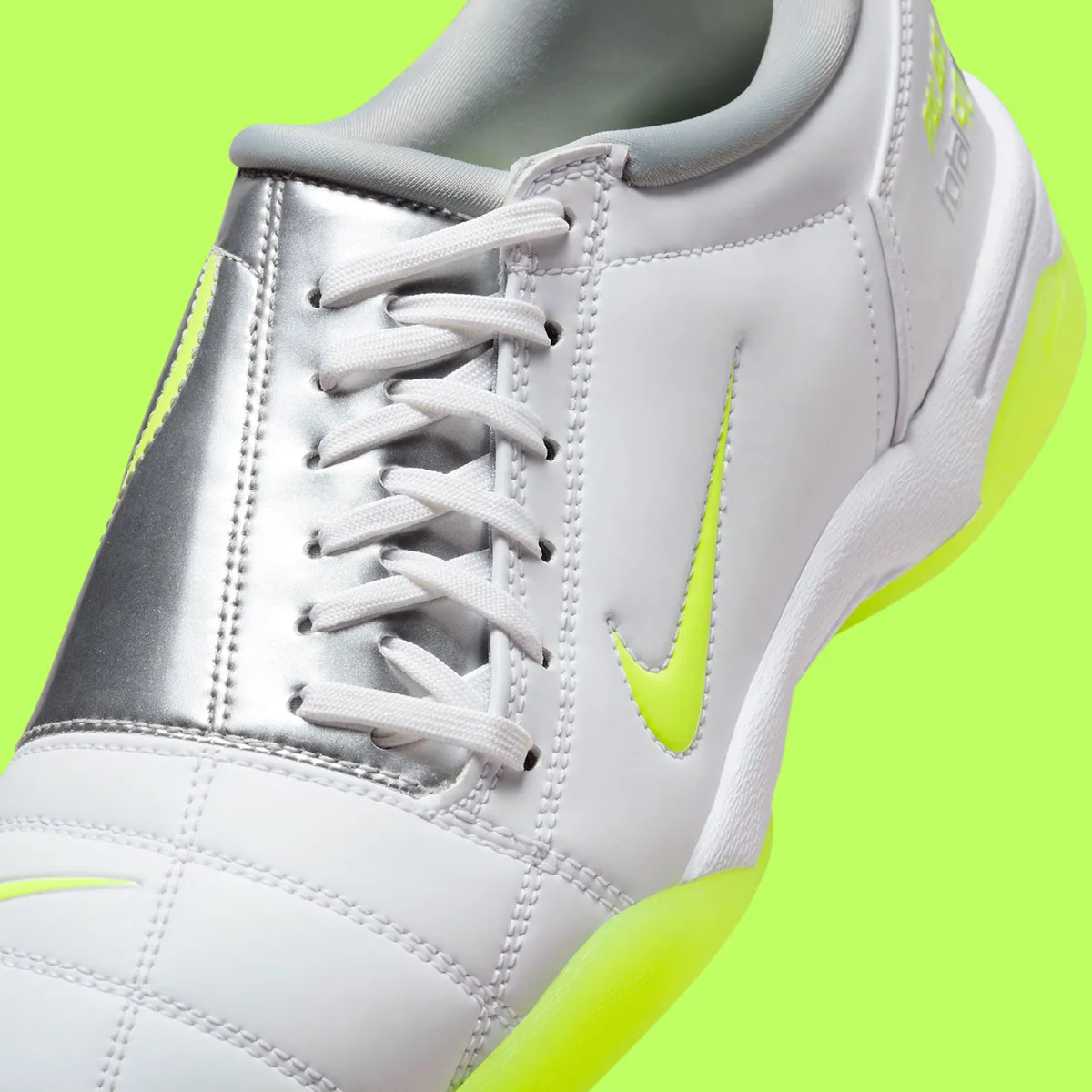 Palace Skateboards x Nike Total 90 5 Palace Skateboards et Nike Total 90 s’associent et changent la donne des sneakers