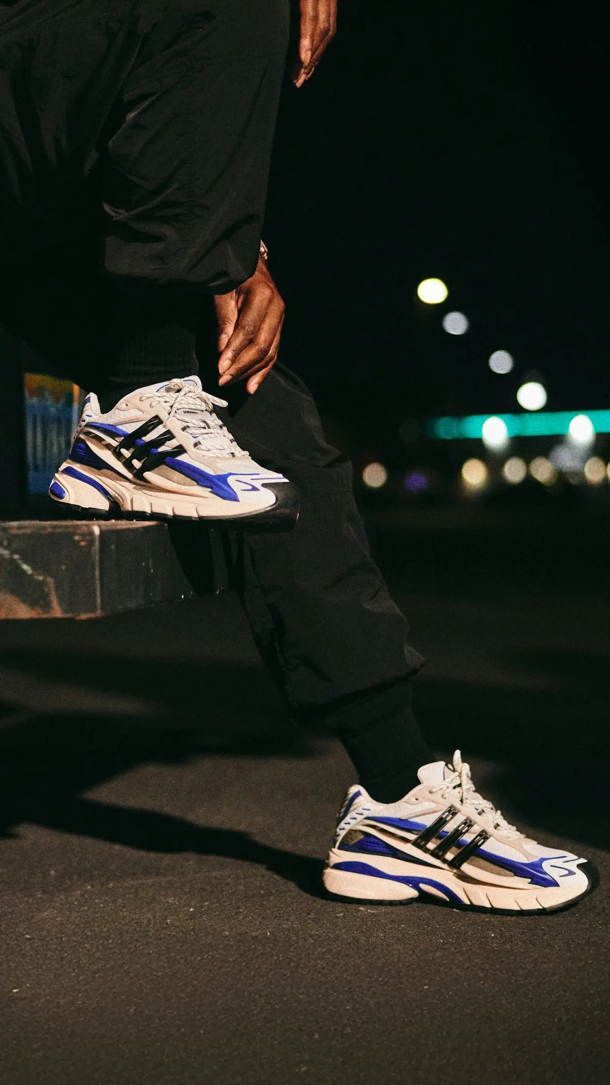 Pharrell Williams x Virginia Adistar Jellyfish Blue 1 La Pharrell Williams x Virginia Adistar Jellyfish « Blue » est enfin arrivée à Las Vegas ce week-end