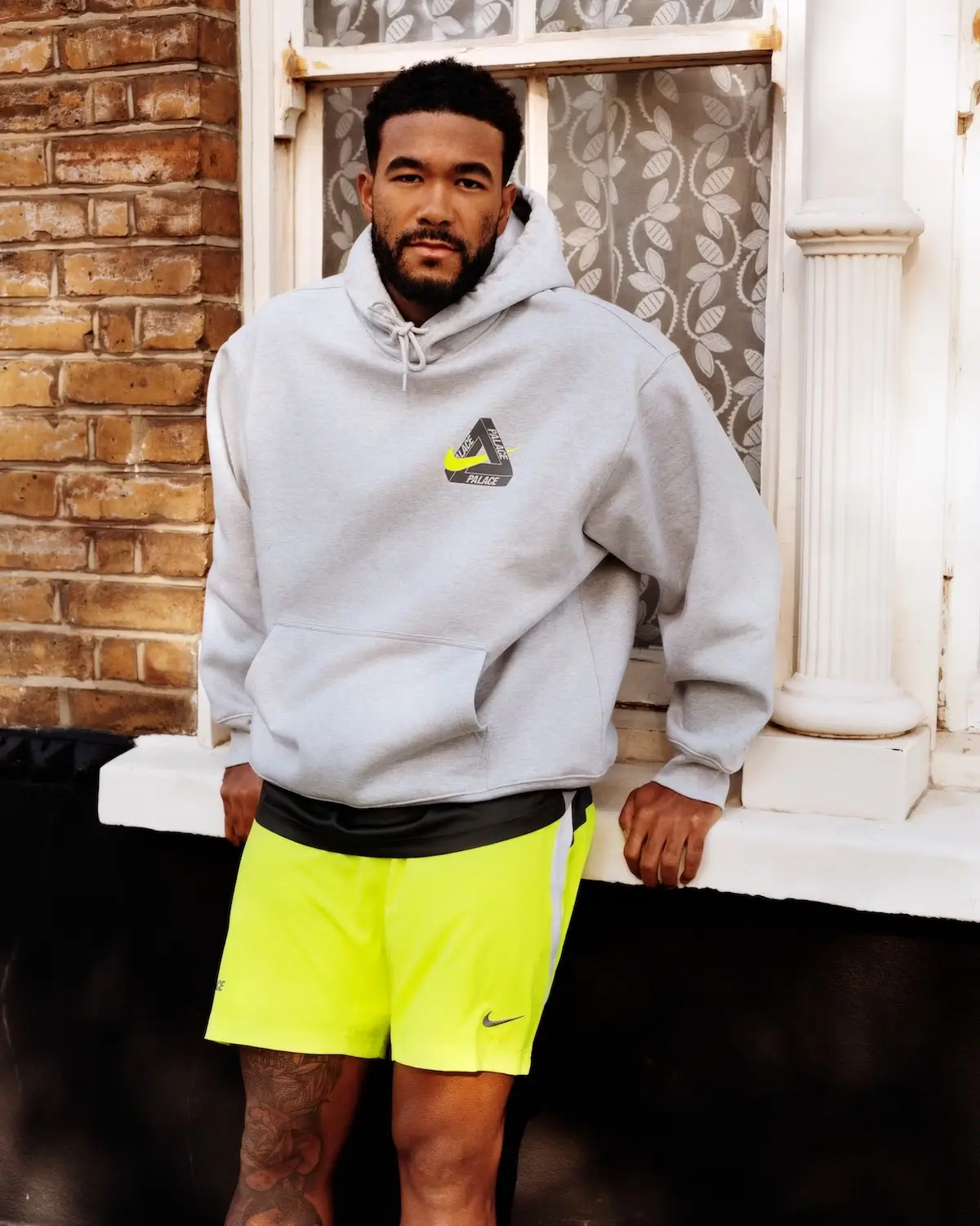 Premiere collaboration Palace x Nike 2 La première collaboration de Palace avec Nike marque un tournant dans la culture streetwear
