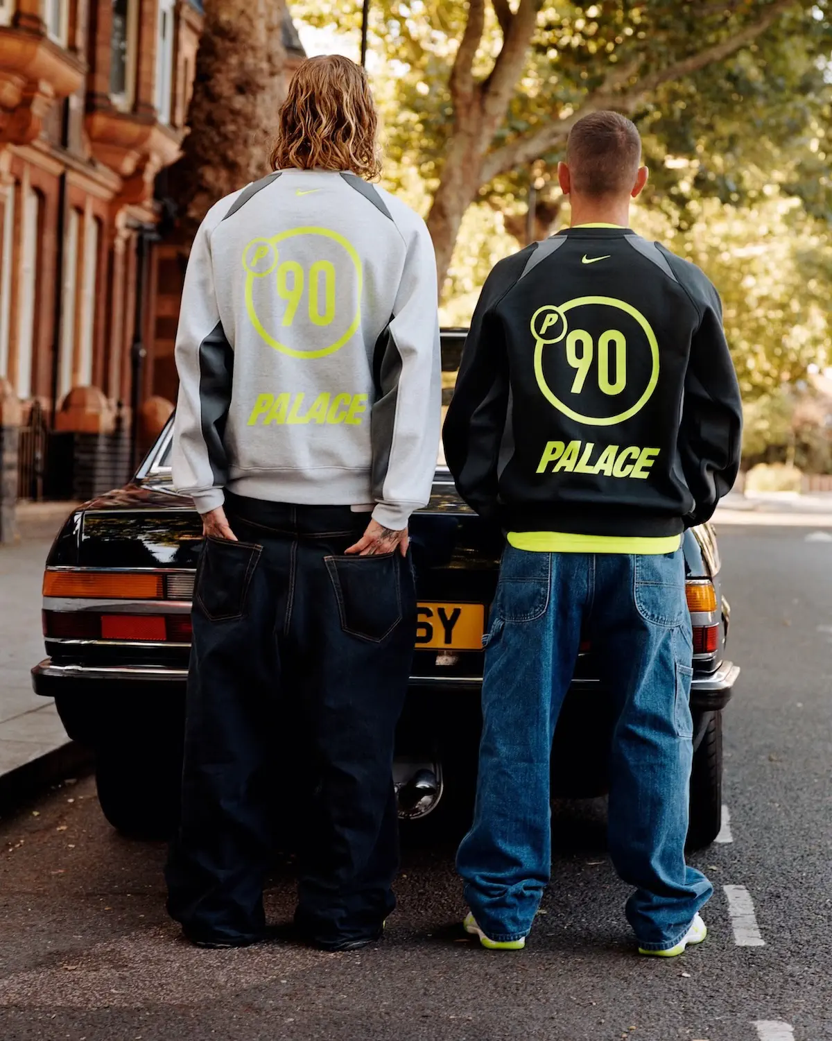 Premiere collaboration Palace x Nike 6 La première collaboration de Palace avec Nike marque un tournant dans la culture streetwear