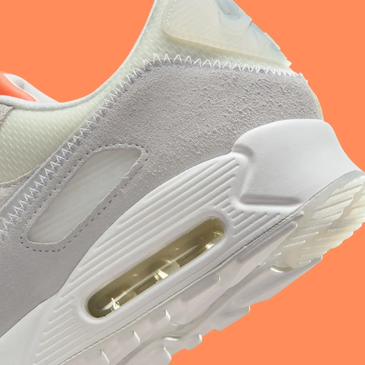 Size x Nike Air Max 90 White Soft Pearl 7 La Size? x Nike Air Max 90 « White/Soft Pearl » sera disponible pour les fêtes de fin d'année