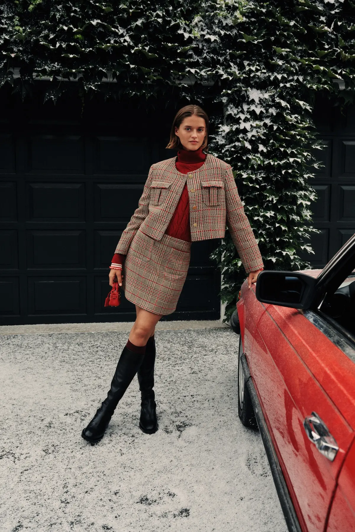 Tommy Hilfiger Campagne de Noel 2025 4 Jisoo illumine la campagne de Noël 2025 de Tommy Hilfiger