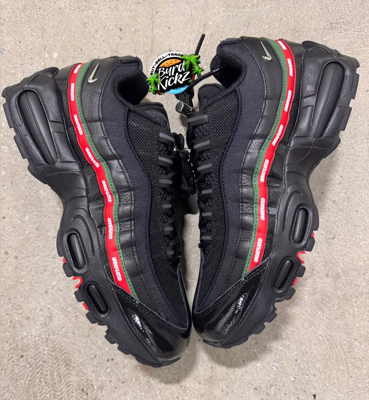 Les premières images de la collaboration UNDEFEATED x Nike Air Max 95 dévoilées