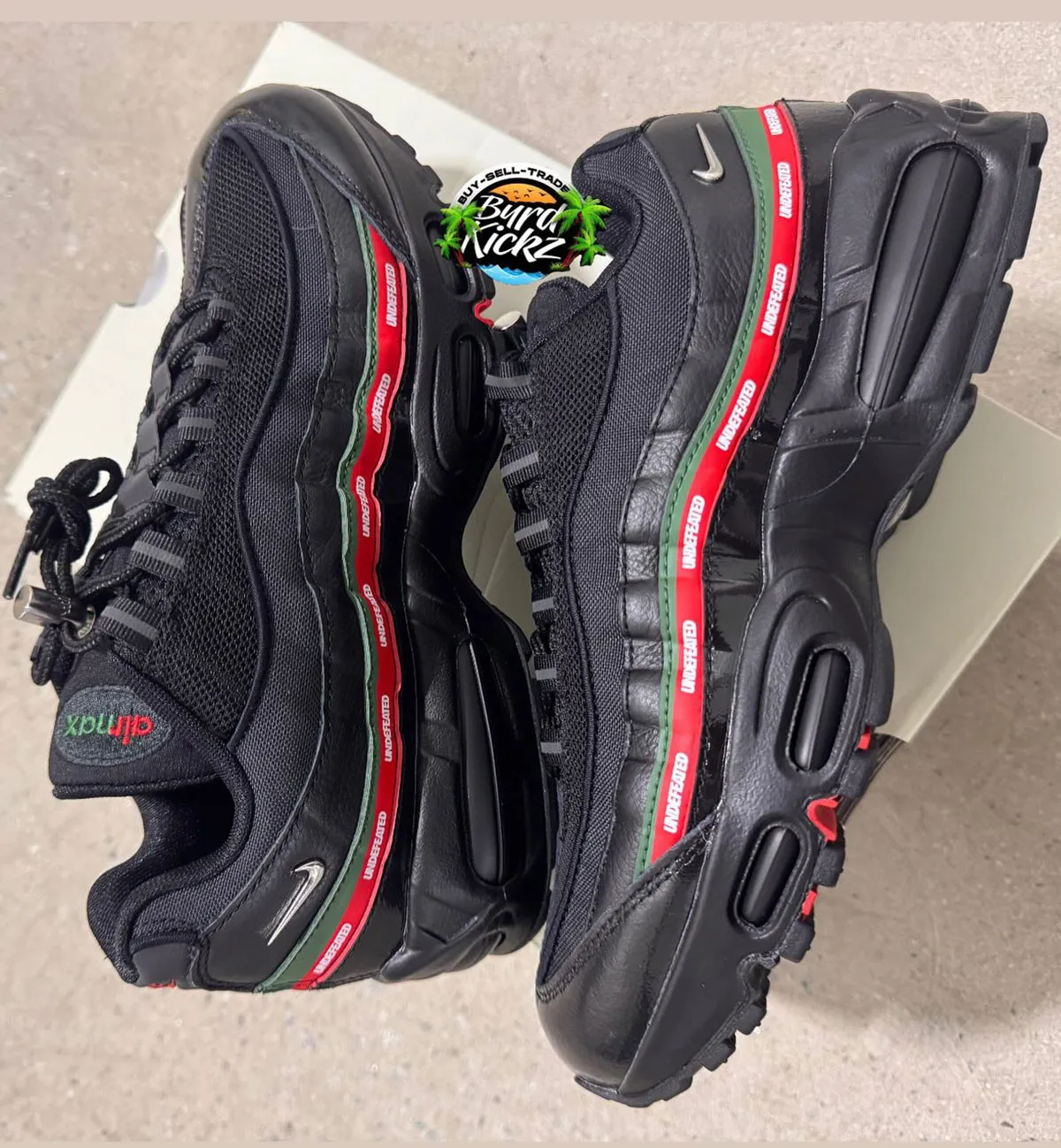 Les premières images de la collaboration UNDEFEATED x Nike Air Max 95 dévoilées