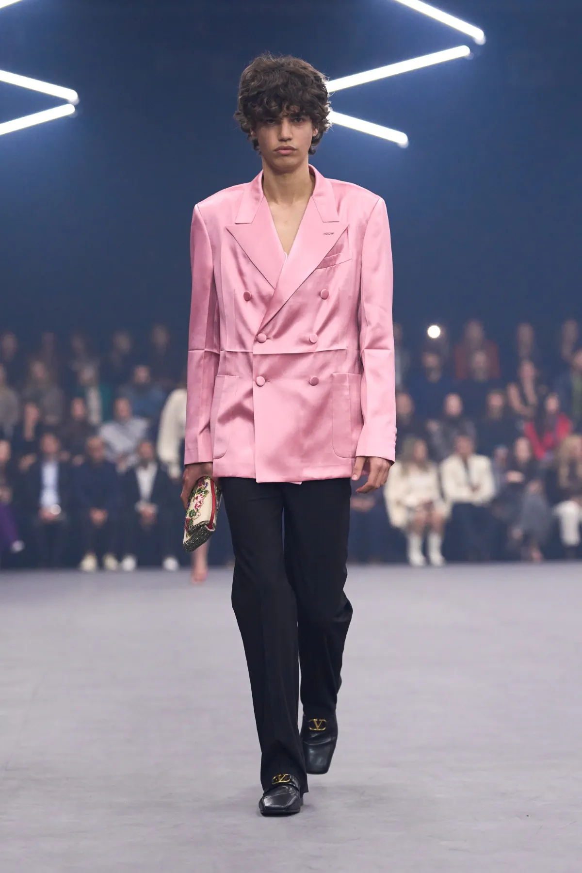 La collection Valentino printemps 2026 : un retour à la lumière