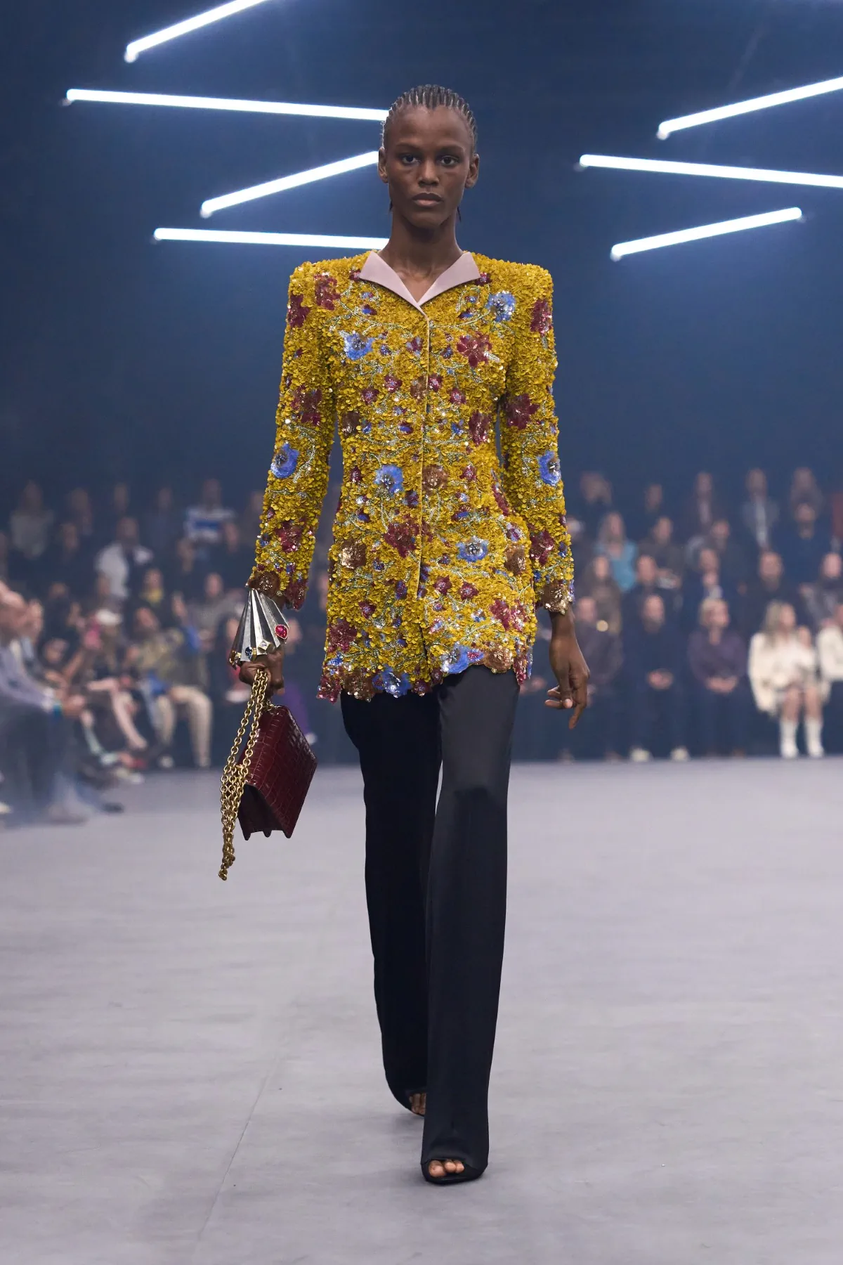 La collection Valentino printemps 2026 : un retour à la lumière