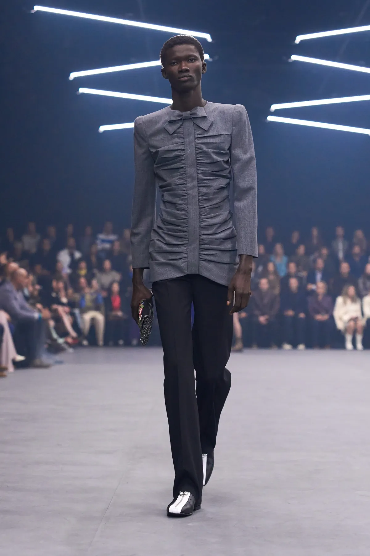 La collection Valentino printemps 2026 : un retour à la lumière