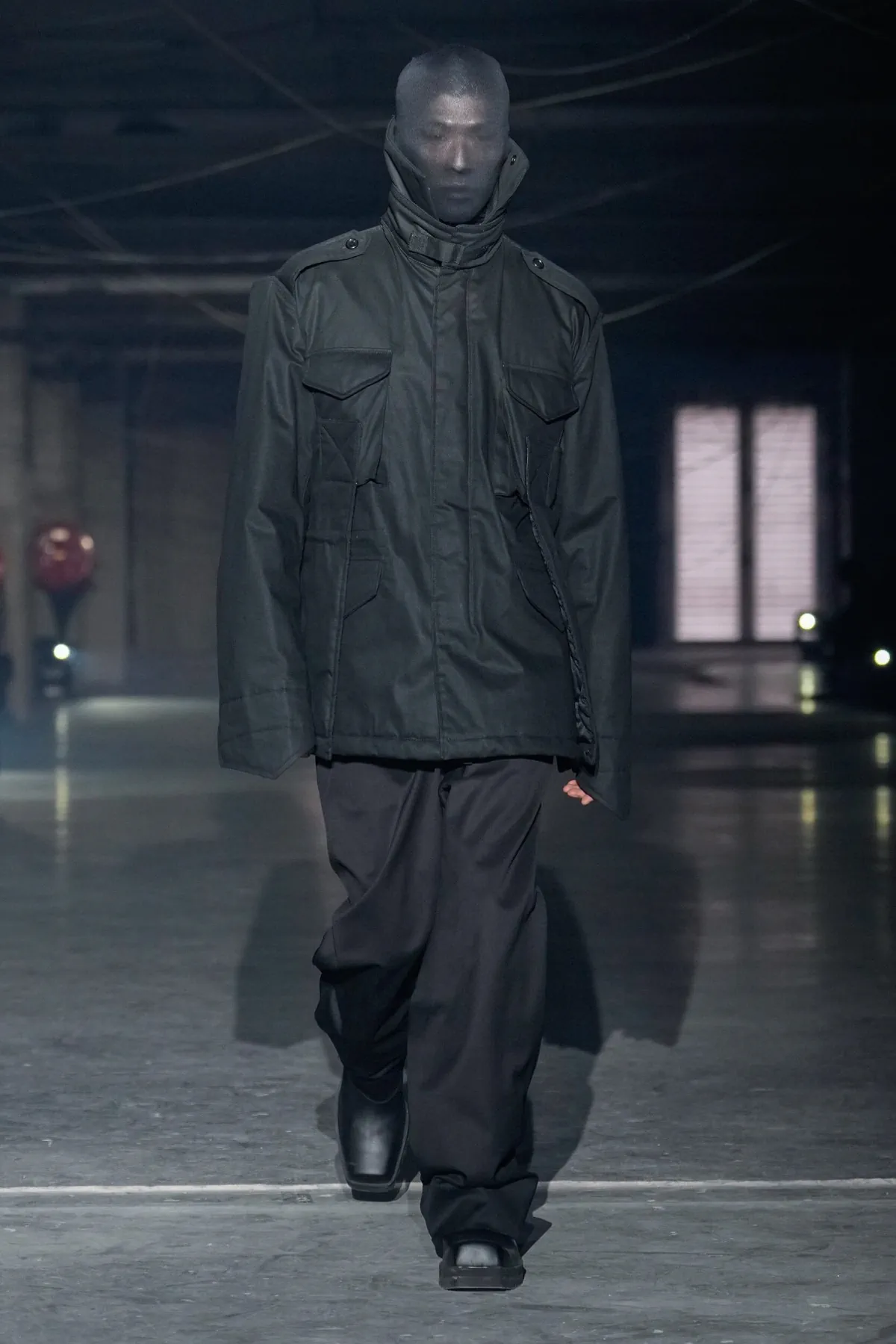 La collection Vêtements printemps 2026 : entre clubwear urbain et tailoring déconstruit