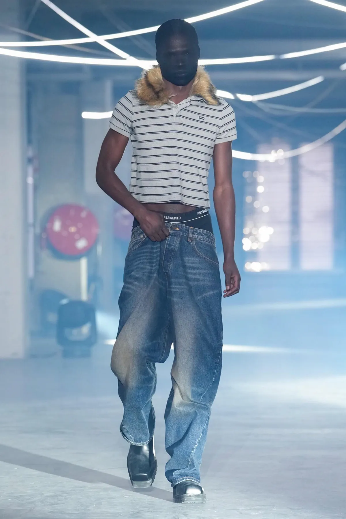 La collection Vêtements printemps 2026 : entre clubwear urbain et tailoring déconstruit