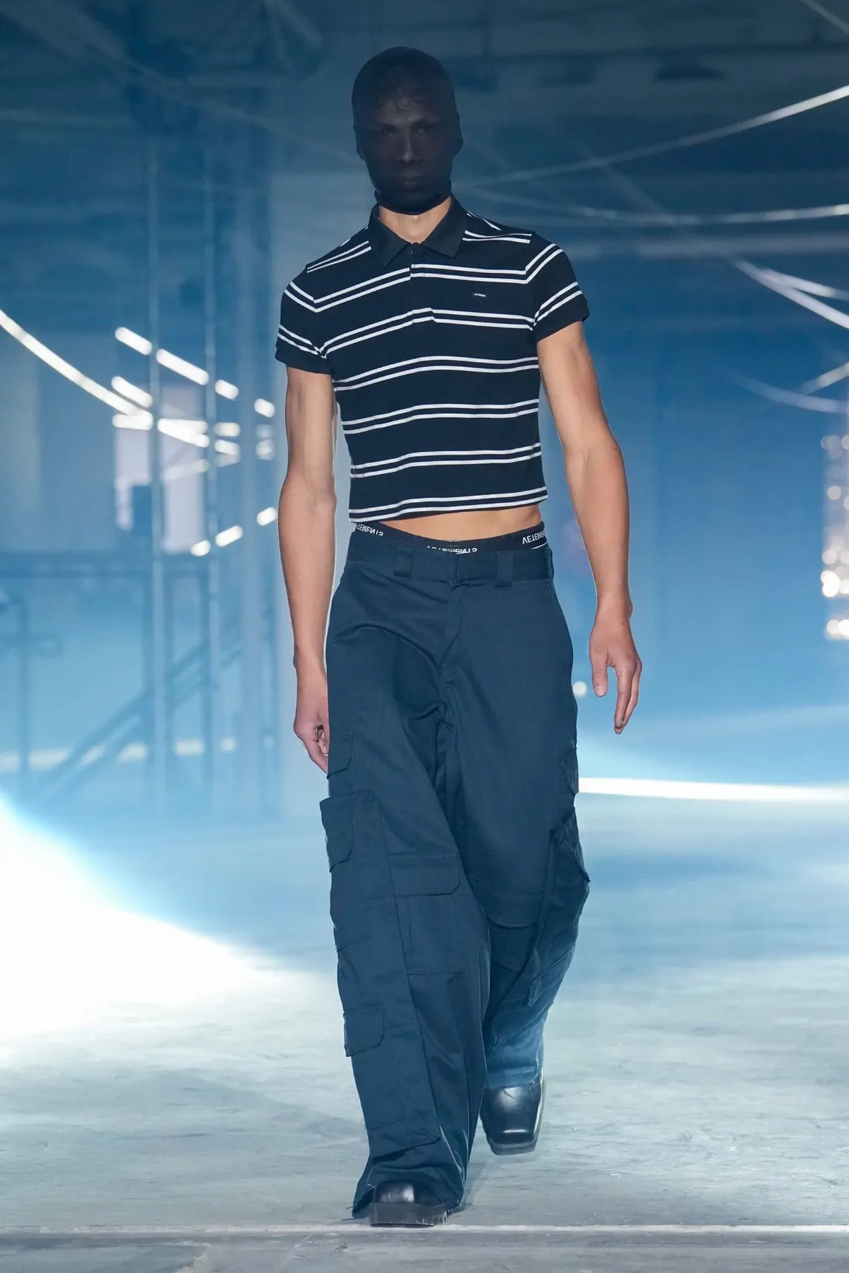 La collection Vêtements printemps 2026 : entre clubwear urbain et tailoring déconstruit