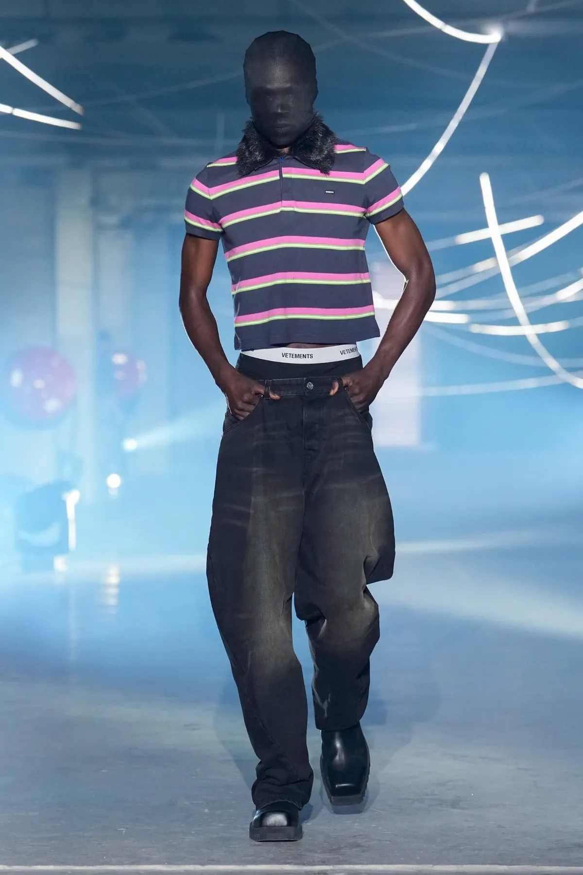 La collection Vêtements printemps 2026 : entre clubwear urbain et tailoring déconstruit