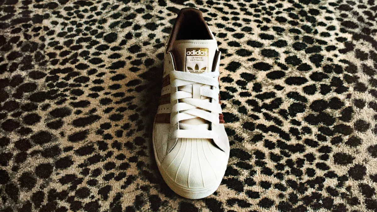 La nouvelle collaboration automne/hiver 2025 d’adidas Originals x Wales Bonner réinvente le sportswear