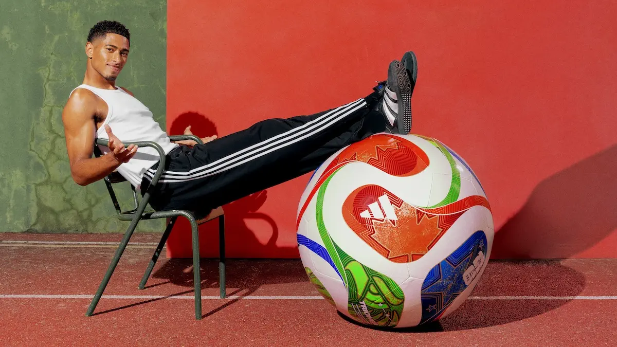adidas Trionda Ballon officiel de la coupe du monde de la FIFA 2026 2 TRIONDA devient le ballon officiel de la Coupe du monde de la FIFA 2026 pour célébrer trois nations unies par le football