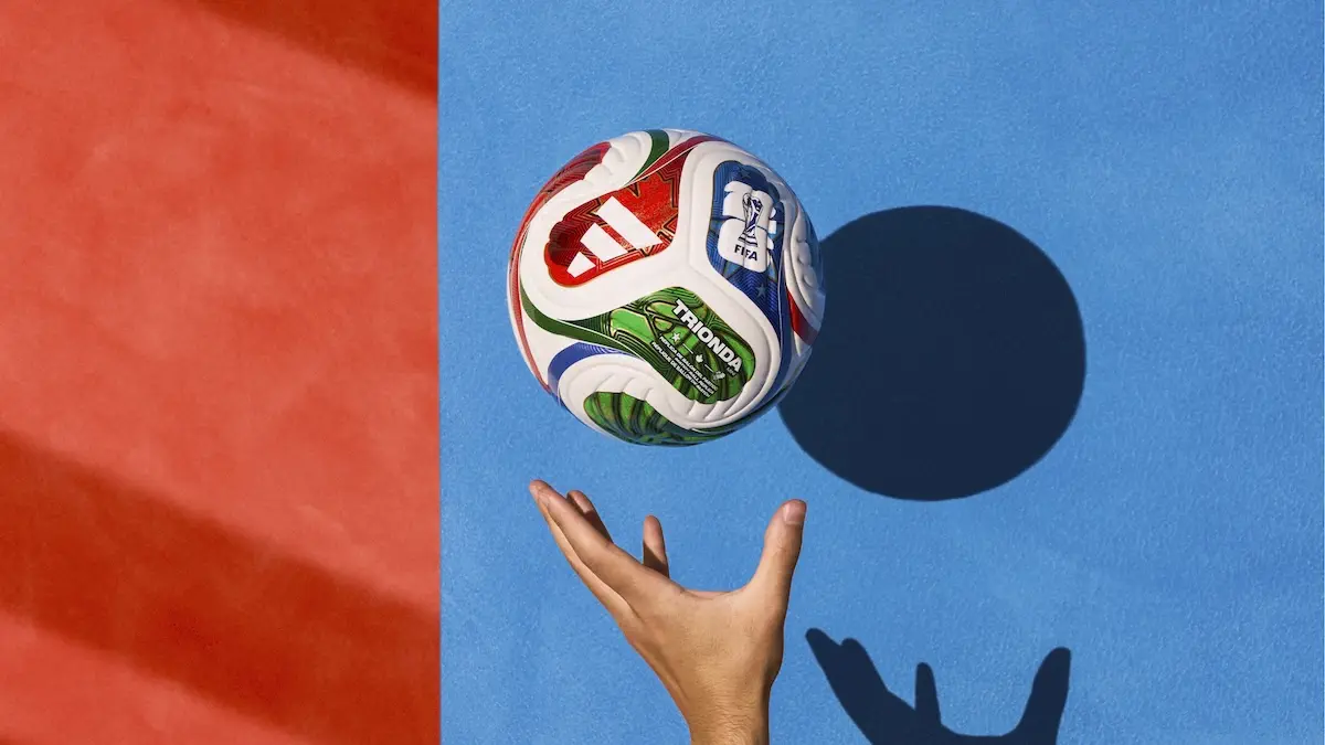 adidas Trionda Ballon officiel de la coupe du monde de la FIFA 2026 3 TRIONDA devient le ballon officiel de la Coupe du monde de la FIFA 2026 pour célébrer trois nations unies par le football