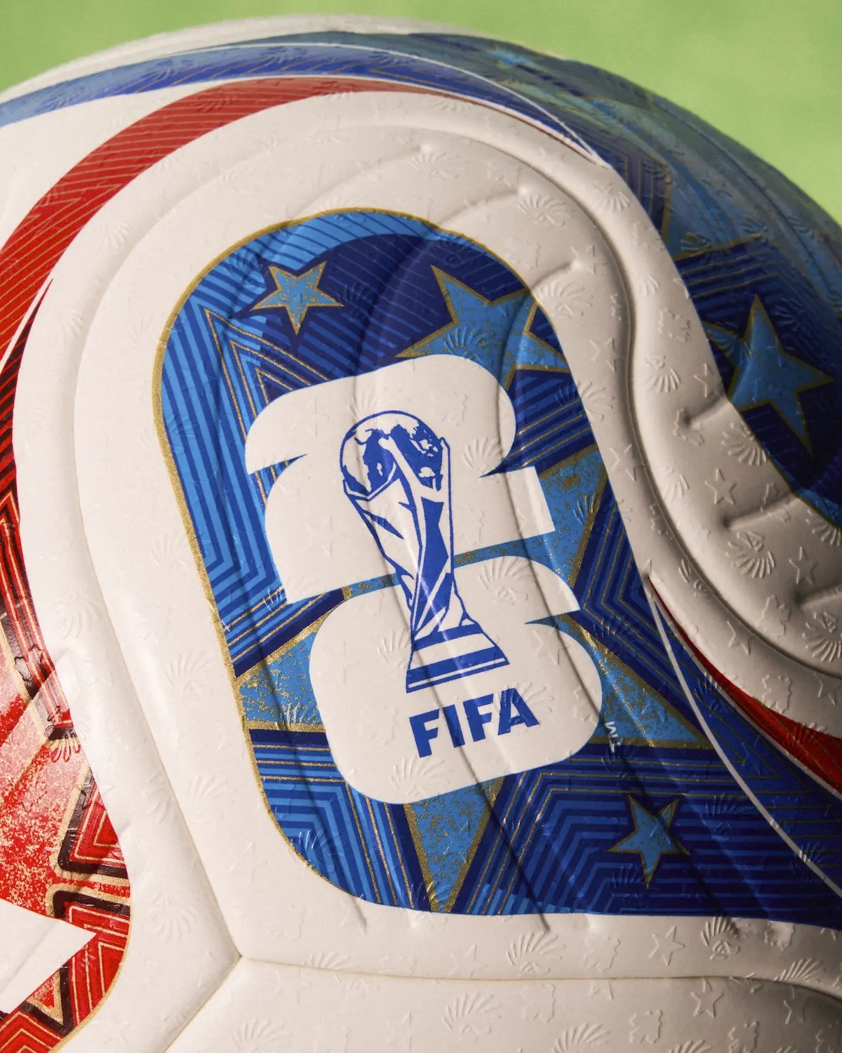 adidas Trionda Ballon officiel de la coupe du monde de la FIFA 2026 5 TRIONDA devient le ballon officiel de la Coupe du monde de la FIFA 2026 pour célébrer trois nations unies par le football
