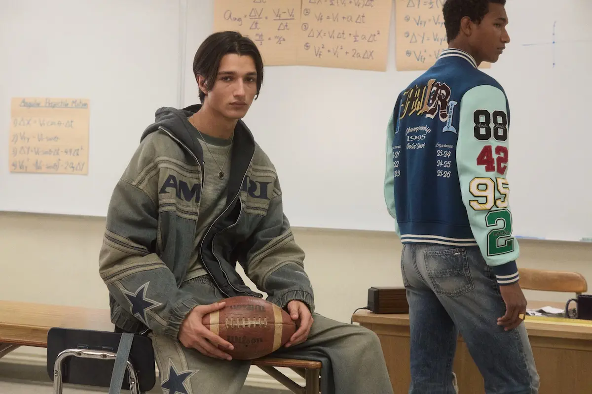 AMIRI réinvente « The Breakfast Club » dans sa campagne pré-printemps 2026 au charme cinématographique