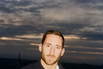 Balmain choisit Antonin Tron : une ère nouvelle s’ouvre après Olivier Rousteing