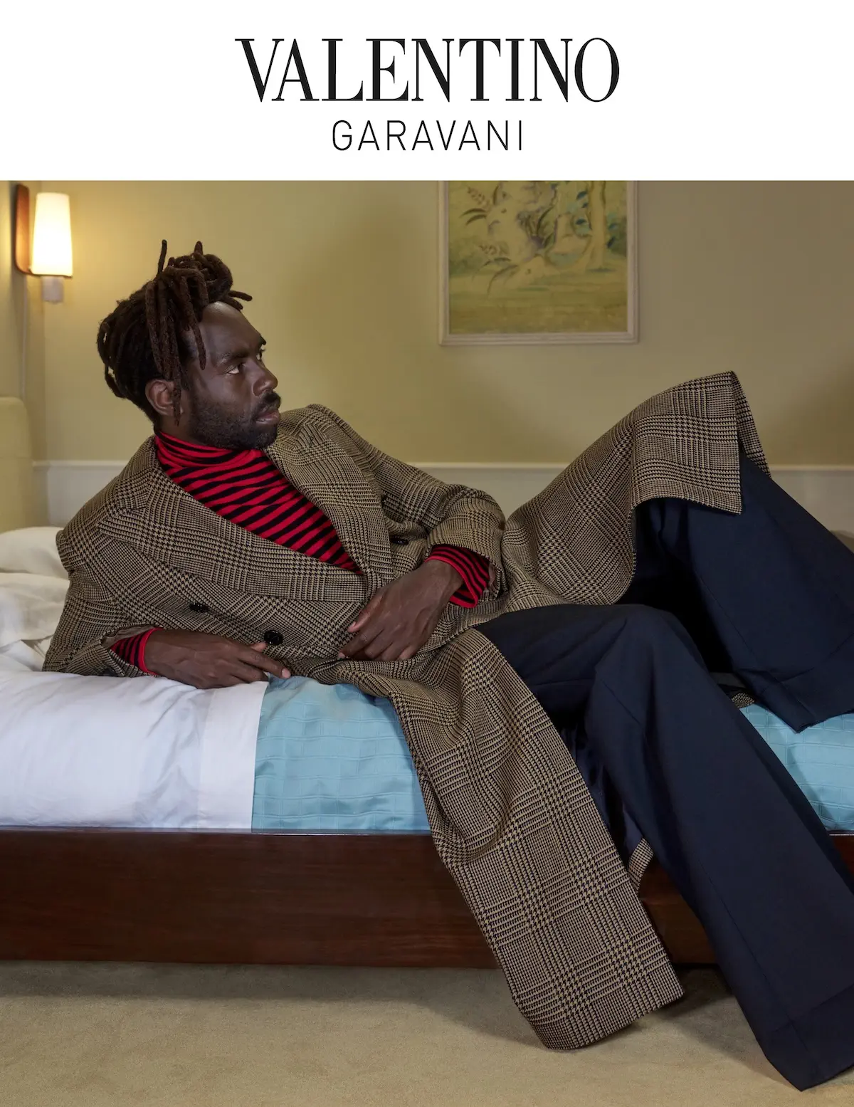 La campagne Croisière 2026 de Valentino : Dakota Johnson, muse d’un hôtel romain signé Alessandro Michele