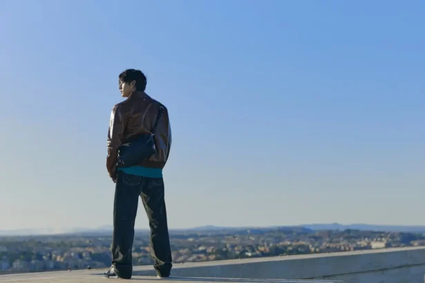 Bang Chan (Stray Kids) signe « Roman Empire » pour FENDI, une ode R&B au glamour romain