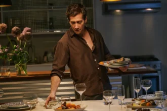 Jake Gyllenhaal sublime le quotidien dans la nouvelle campagne intime de Ginori 1735