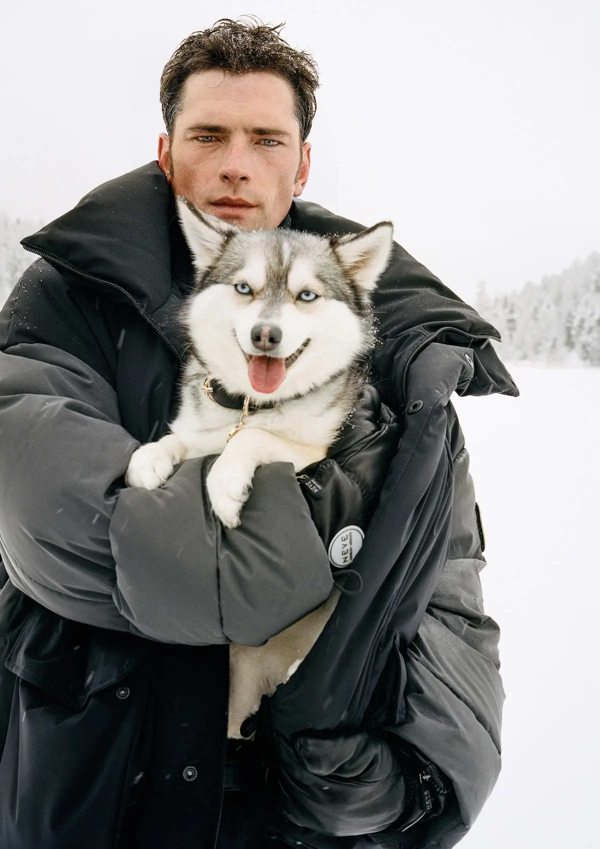 Giorgio Armani Neve : l’élégance alpine réinventée pour l’Automne-Hiver 2025-2026