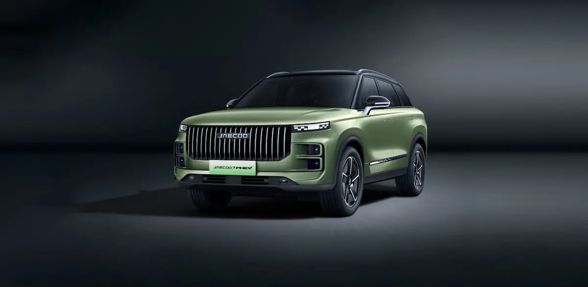 Jaecoo 7 1 Omoda et Jaecoo : les nouveaux constructeurs chinois prêts à conquérir l’Europe dès 2026