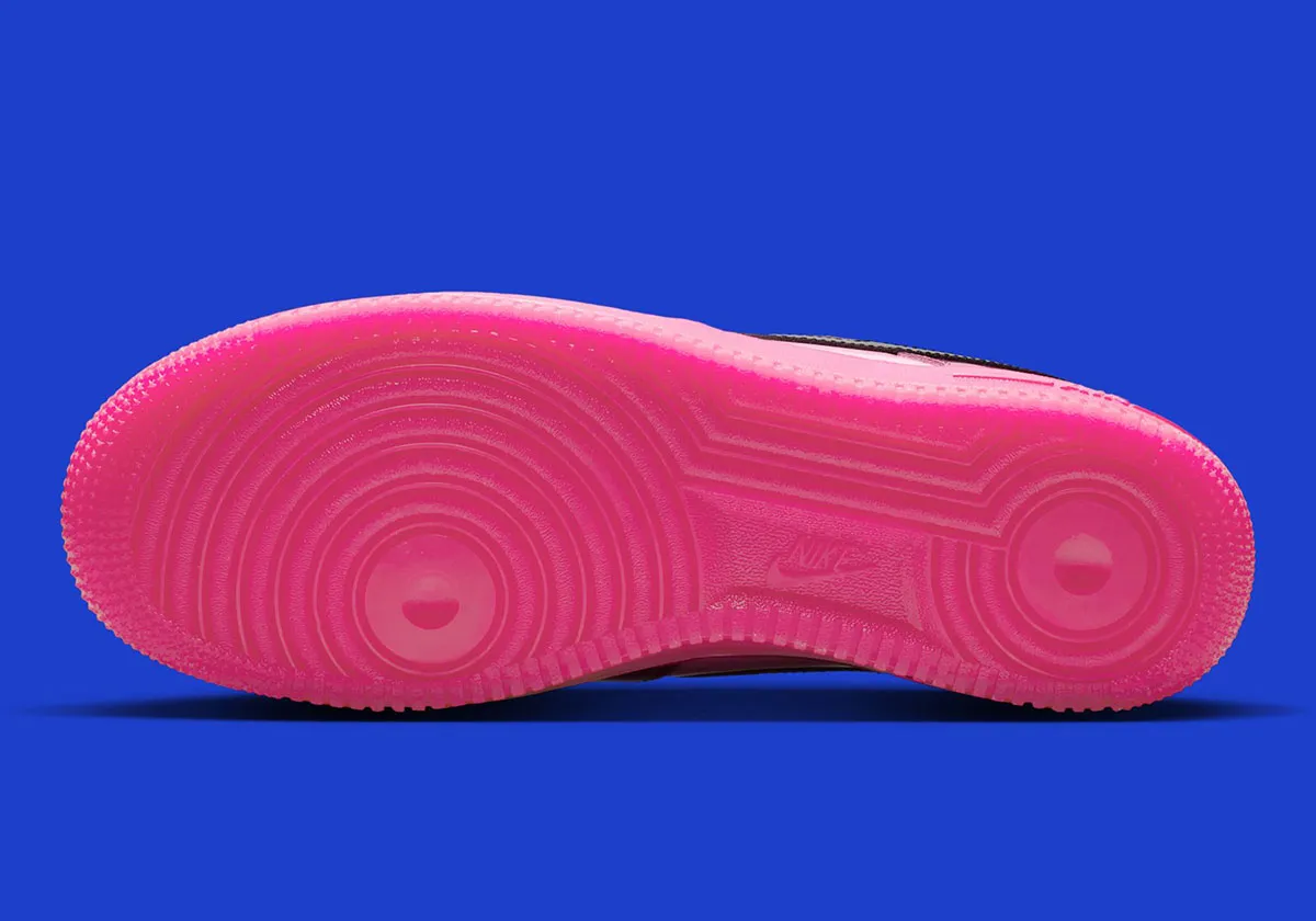 Nike Air Force 1 Low « Pink Cooler » : le retour du cuir verni au style Y2K
