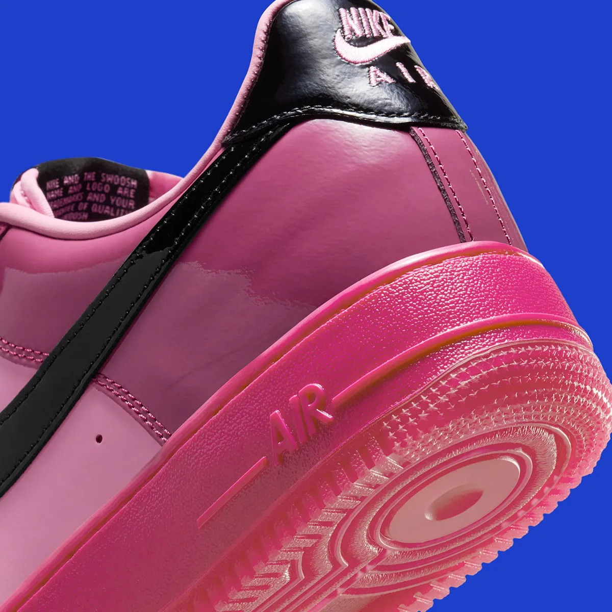 Nike Air Force 1 Low « Pink Cooler » : le retour du cuir verni au style Y2K