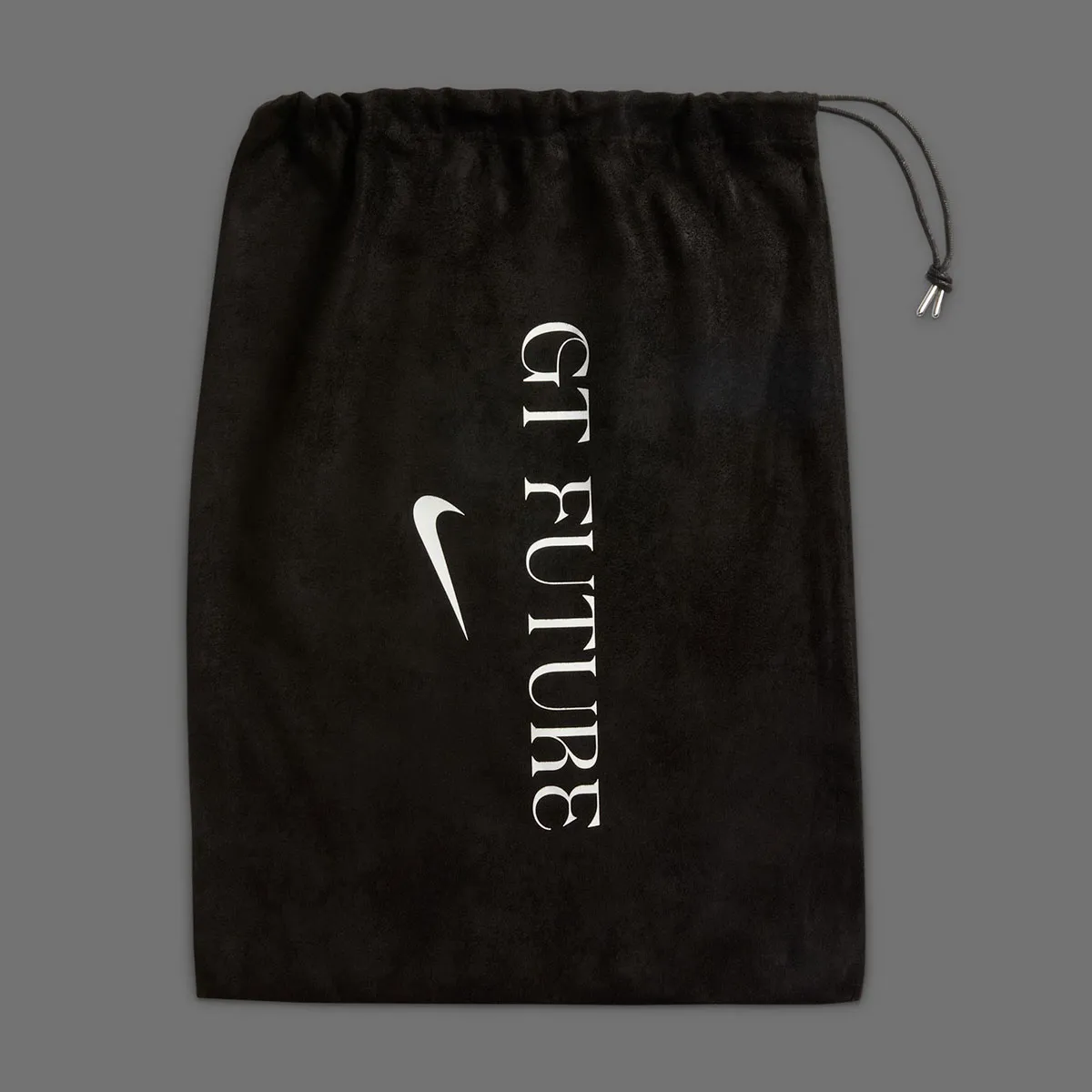 Nike GT Future « Metallic Silver » : la sortie grand public enfin confirmée pour décembre