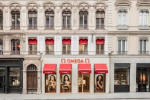 OMEGA inaugure à Lyon une boutique d’exception inspirée par ses exploits lunaires