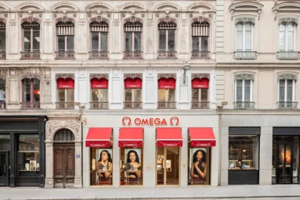 OMEGA inaugure à Lyon une boutique d’exception inspirée par ses exploits lunaires