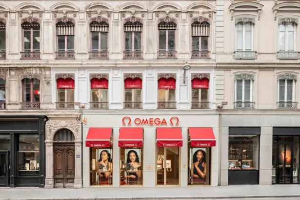 OMEGA inaugure à Lyon une boutique d’exception inspirée par ses exploits lunaires