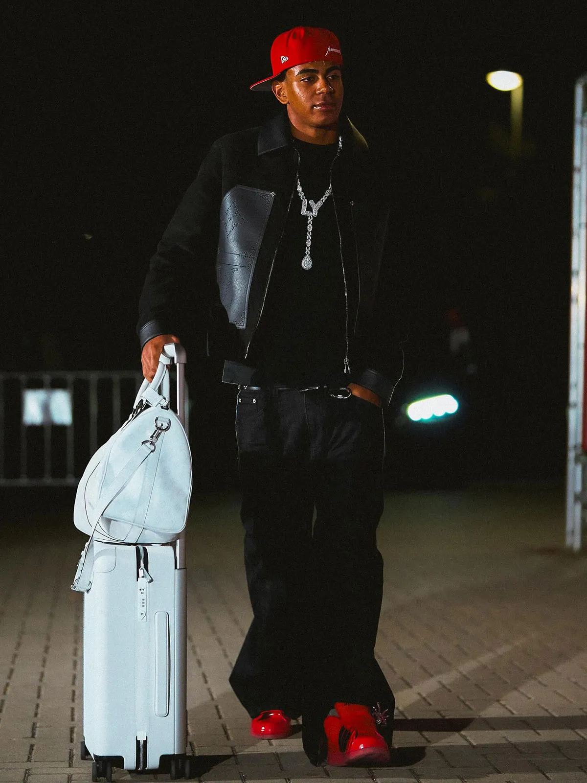 Lamine Yamal dévoile la Sp5der x adidas Superstar « Red/Black » : l’une des sneakers les plus attendues de 2026