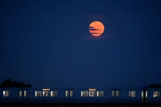 Super lune du Castor 2025 : l’un des plus beaux et des plus poétiques spectacles lunaires de l’année