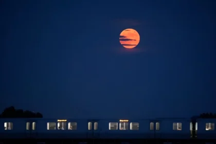 Super lune du Castor 2025 : l’un des plus beaux et des plus poétiques spectacles lunaires de l’année