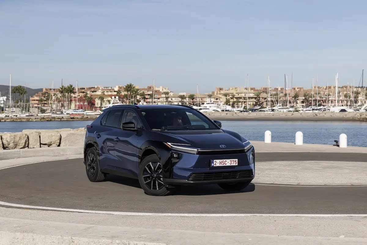 Toyota bZ4X 2025 : plus puissant, plus autonome et totalement repensé