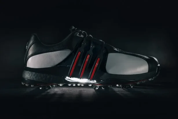 adidas TOUR360 fête ses 20 ans : retour du modèle culte de 2005 avec des technologies futuristes