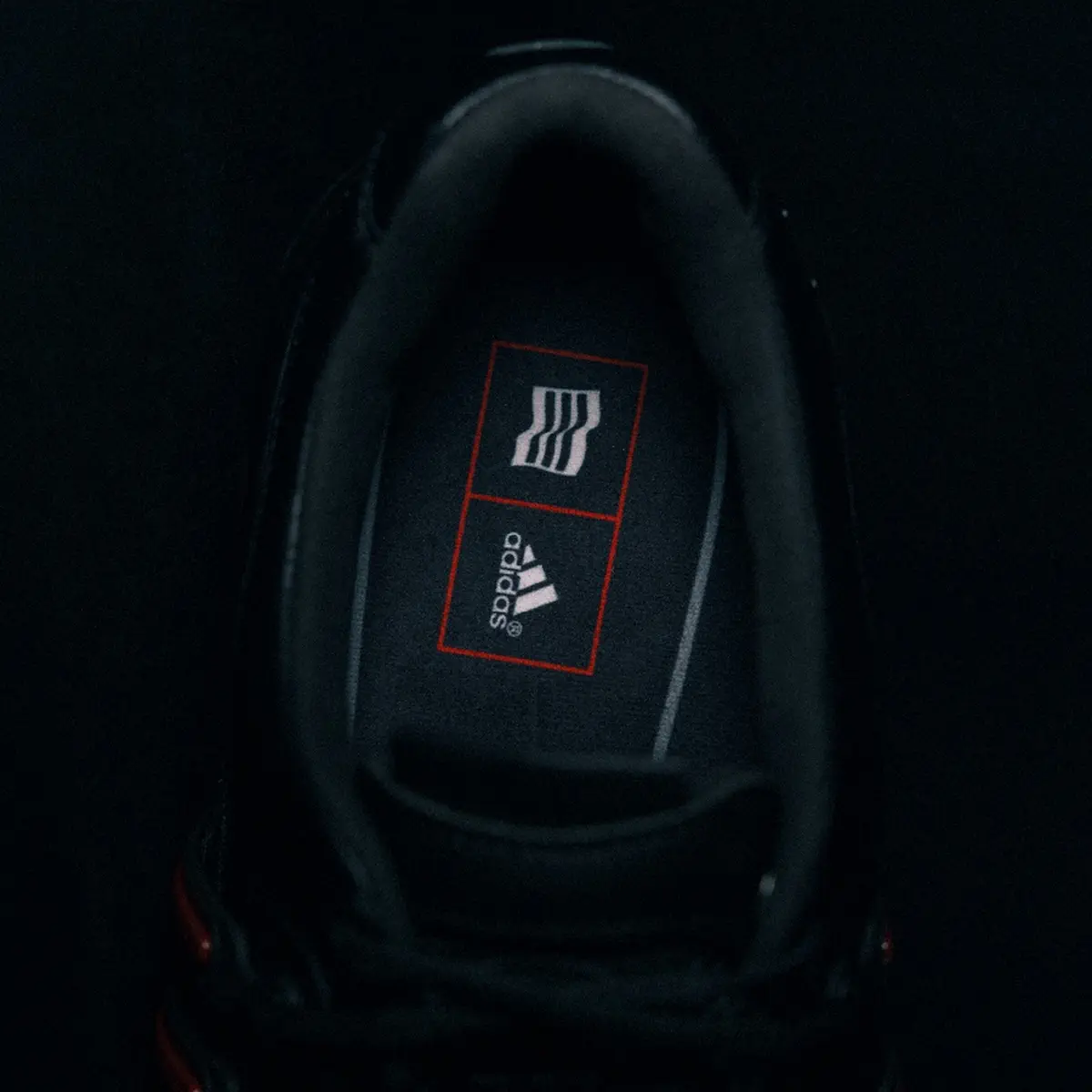 adidas TOUR360 fête ses 20 ans : retour du modèle culte de 2005 avec des technologies futuristes