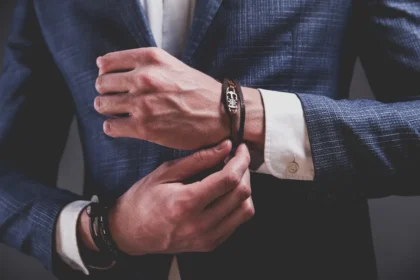 Bijoux personnalisés pour homme : comment les rendre vraiment uniques ?