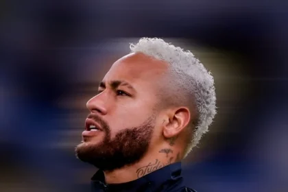 Blouson Brésil x Jordan pour la Coupe du monde 2026 : un design noir controversé qui bouscule les codes de la Seleção