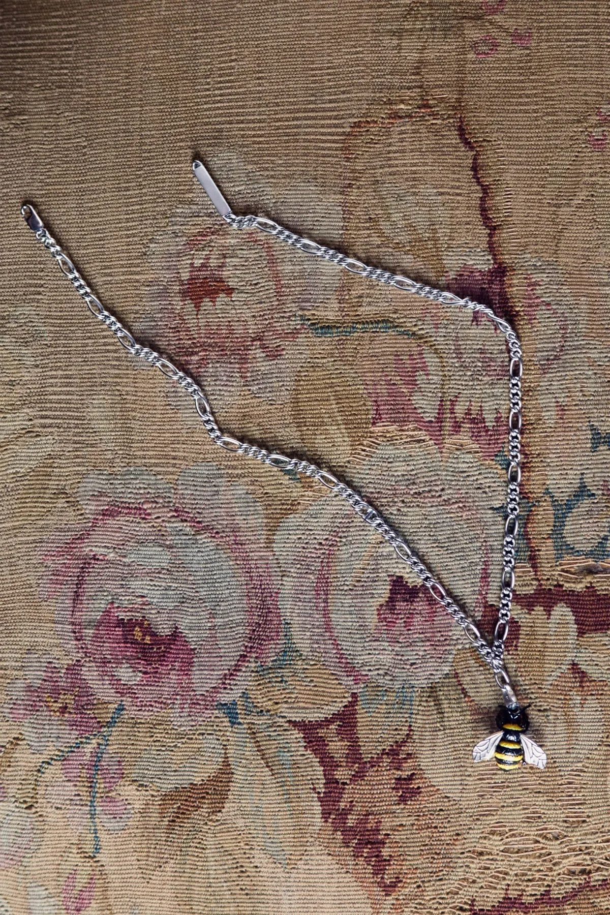 DIOR Men Pré-Automne 2026 : Jonathan Anderson affirme son langage entre opulence et modernité