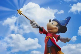 Disney investit 1 milliard de dollars dans OpenAI et autorise ses personnages sur Sora