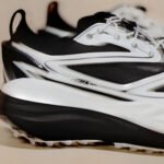 Avec la Stinson One7+, HOKA et Dover Street Market réinventent la chaussure de trail urbaine