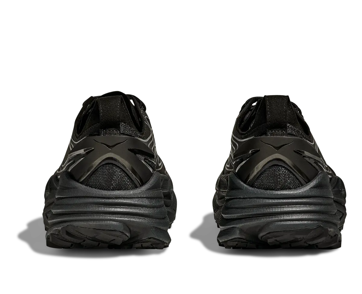 Avec la Stinson One7+, HOKA et Dover Street Market réinventent la chaussure de trail urbaine