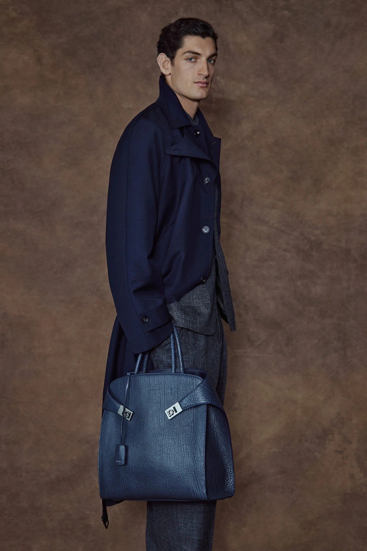 Ferragamo Pré-Automne 2026 : Maximilian Davis dessine un homme libre, souple et profondément élégant