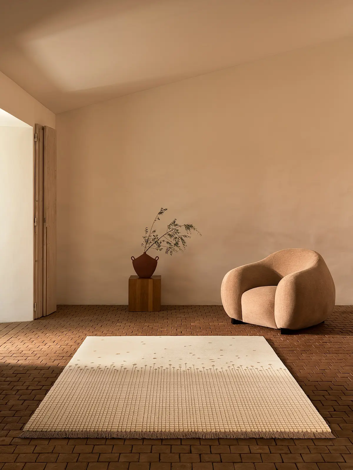 Dans l’Alentejo, la matière parle : Ferreira de Sá tisse un paysage en treize tapis poétiques