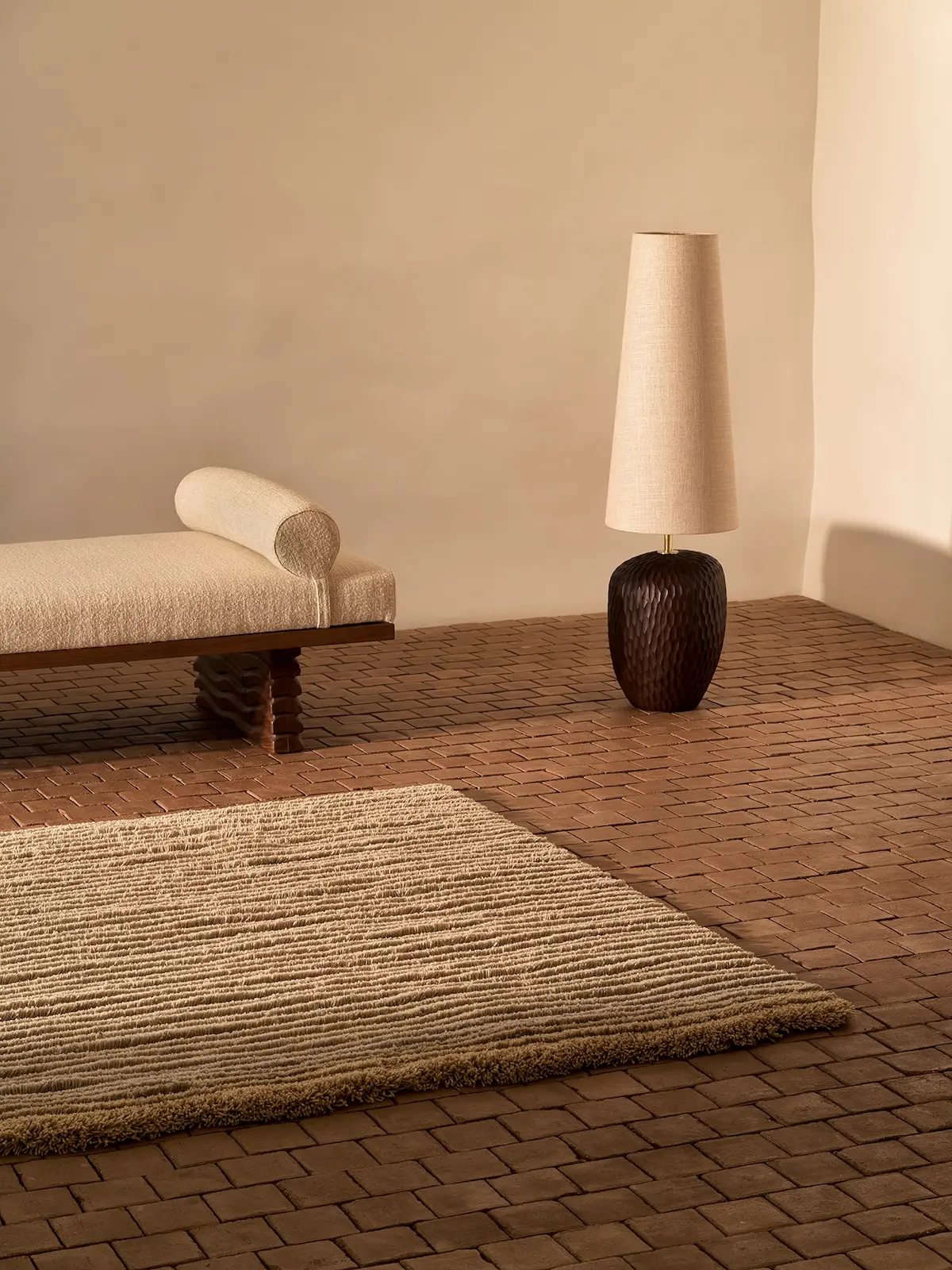 Dans l’Alentejo, la matière parle : Ferreira de Sá tisse un paysage en treize tapis poétiques