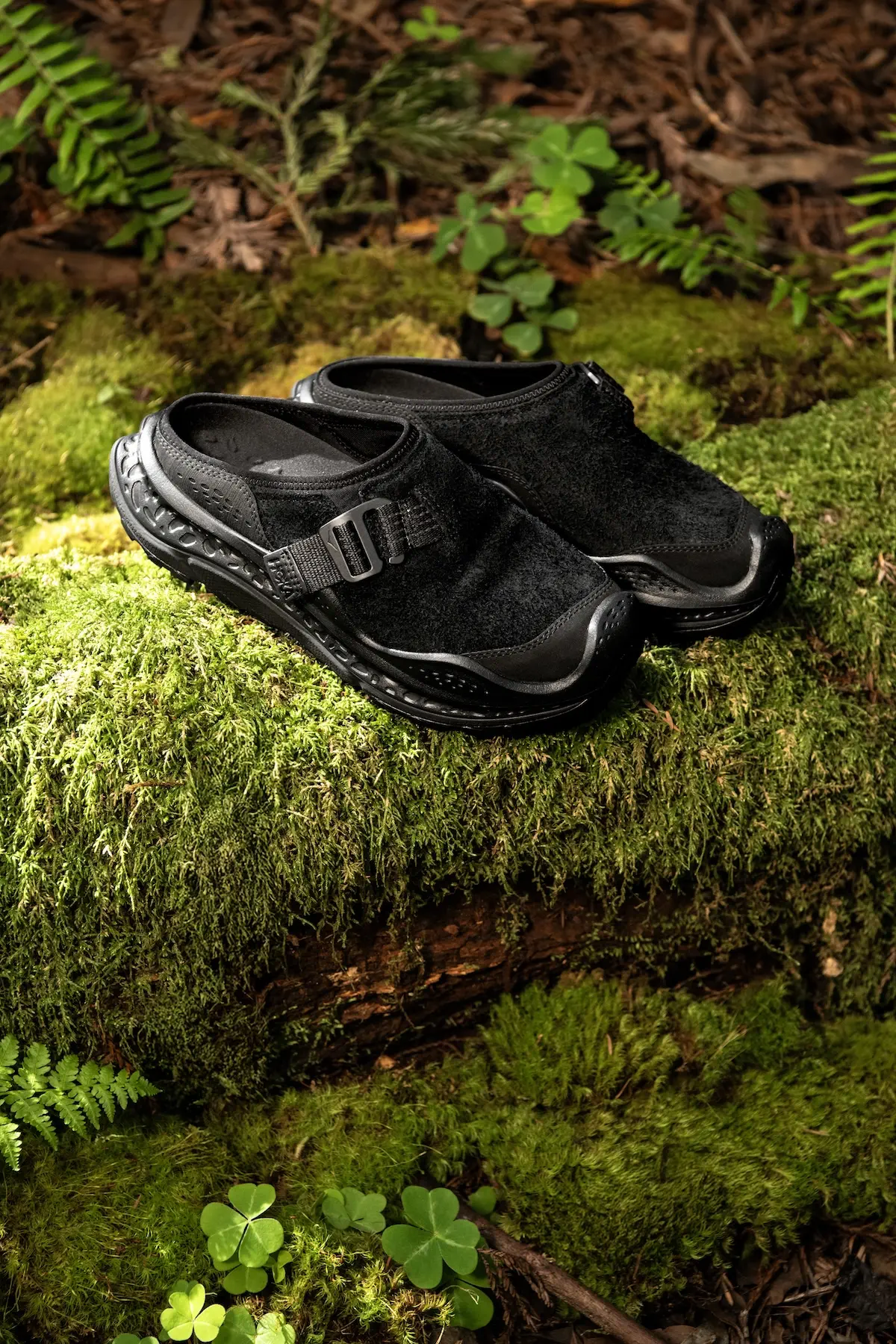 HOKA ORA Primo EXT : la mule de récupération qui passe du sport à la street-style